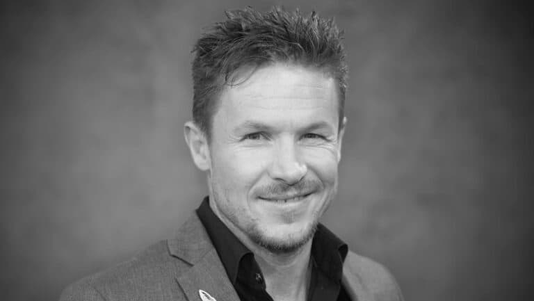 Cerul se umple de magie în memoria lui Felix Baumgartner, înainte de ultimele sale clipe în Austria