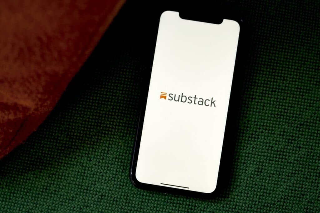 Substack lansează noi actualizări pentru transmisiile în direct, intensificând promovarea conținutului video.