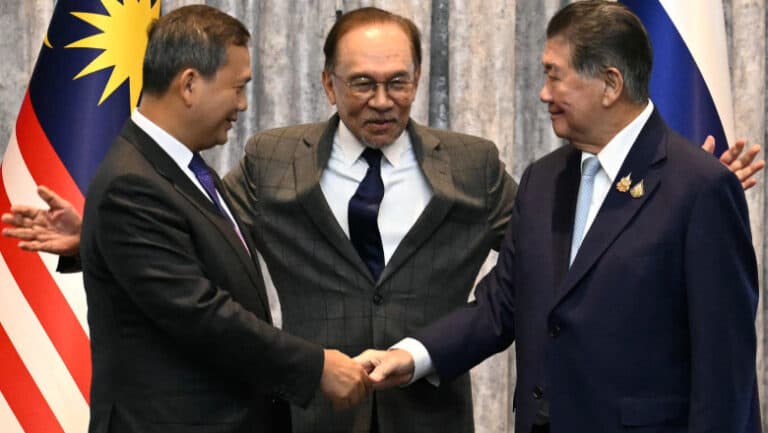 Thailanda și Cambodgia au semnat un armistițiu, punând capăt conflictului după cinci zile de confruntări