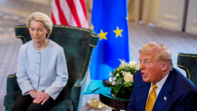 „Înghițim cu greu. Cum s-au diminuat aspirațiile UE în confruntarea economică cu Donald Trump.”