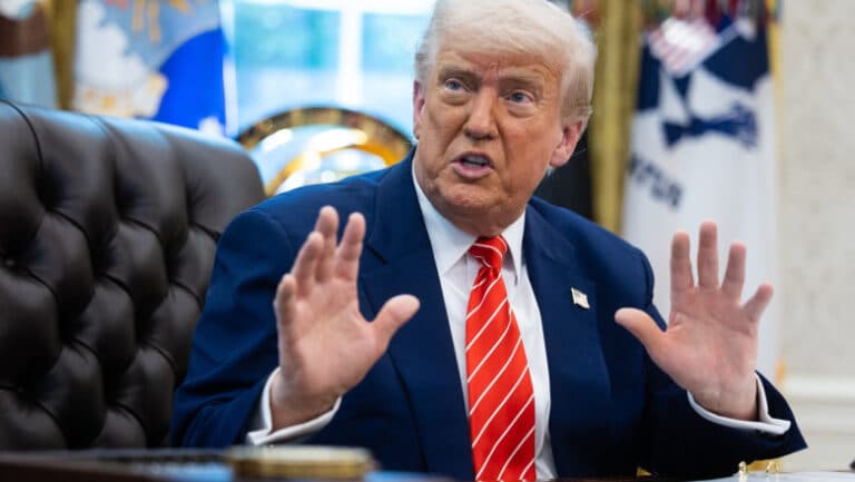 Trump a scos „din greșeală” mai multe organizații ruse de pe lista de sancțiuni, inclusiv agenția care se ocupă cu exportul de arme.