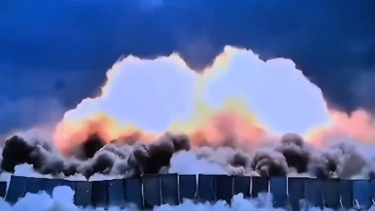 Turcia prezintă cea mai avansată armă non-nucleară din istorie: Descoperă designul impresionant al noii bombe termobarice GAZAP