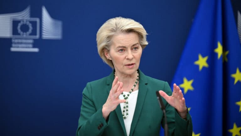 Uniunea Europeană extinde până în august suspendarea măsurilor tarifare față de Statele Unite, în căutarea unui acord pentru evitarea taxelor de 30%.