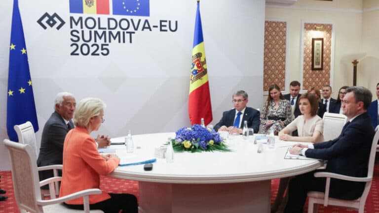 UE alocă 1,9 miliarde de euro pentru sprijinul Republicii Moldova, anunță Maia Sandu la concluzia summitului bilateral de la Chișinău.