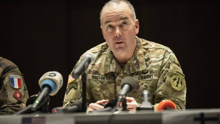Un general american solicită NATO să își întărească capacitățile cu rachete cu rază lungă pentru a preveni amenințările din partea Rusiei.