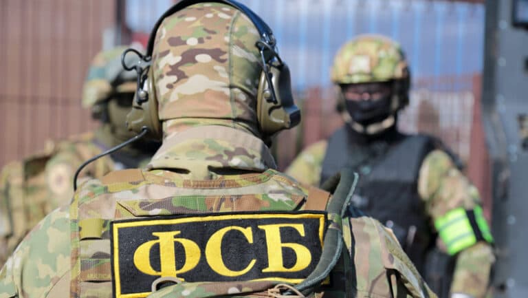 Un tânăr moldovean reținut de FSB sub suspiciunea de spionaj în favoarea Ucrainei.