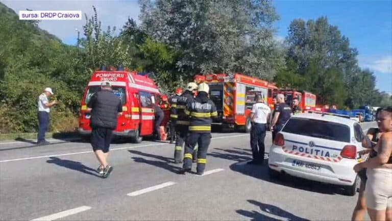 Coliziune devastatoare între un microbuz și un TIR în Caraș-Severin: Activarea Planului Roșu de intervenție