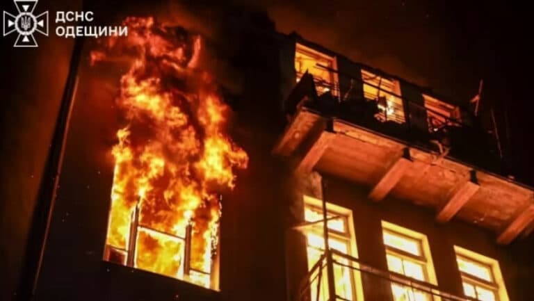 Raid aerian rus asupra Odesei: Cinci răniți, inclusiv doi copii.
