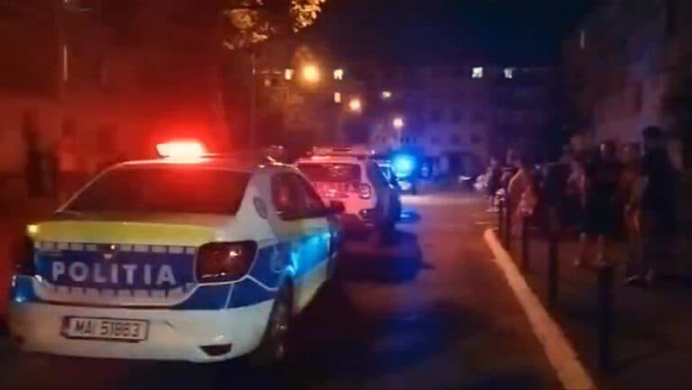 Conflict fatal într-un apartament din Brașov. Un bărbat și-a atacat vecinul cu cuțitul din cauza antipatiei. Suspectul a fost prins.