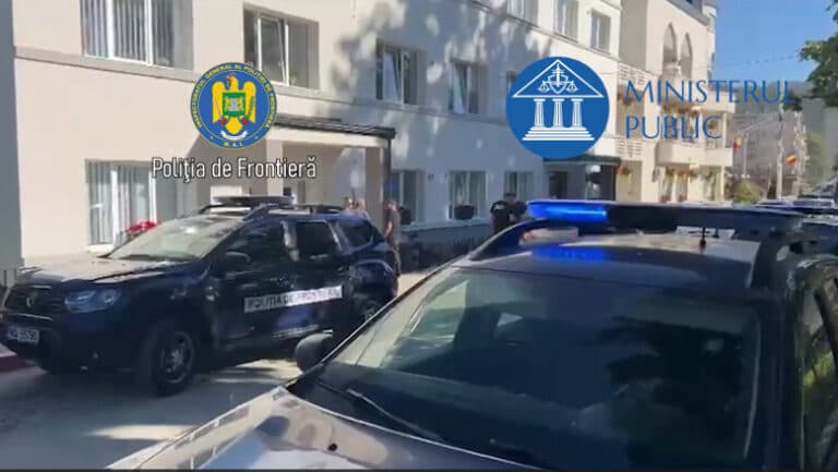 Identități false pentru cetățeni din fosta URSS: Două persoane au fost arestate și alte două se află sub control judiciar.