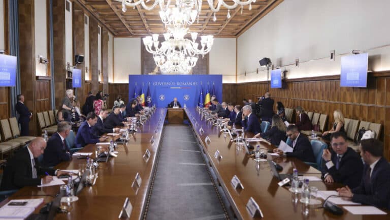 Ilie Bolojan vorbește despre transformarea companiilor de stat: „Ne dorim reducerea numărului de membri în conducere și limitarea salariilor.”