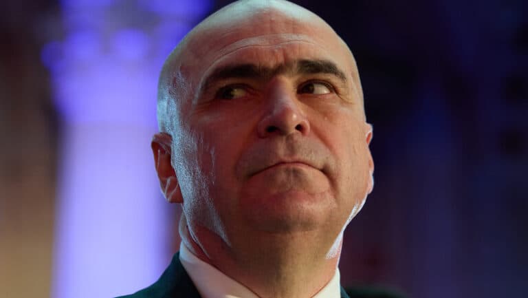 Ilie Bolojan, la congresul PNL: „Este momentul să ne reinventăm complet. Să ne angajăm în muncă și responsabilitate, nu să oferim doar iluzii.”