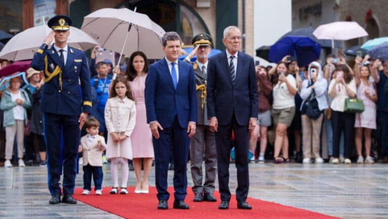 Nicușor Dan, la întoarcerea din Austria: „Un nou capitol în colaborarea economică și diplomatică.” Temele abordate în cadrul întâlnirii