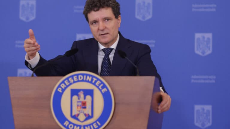 Nicușor Dan detaliază motivele pentru care a contestat la CCR modificările legii împotriva xenofobiei și antisemitismului.