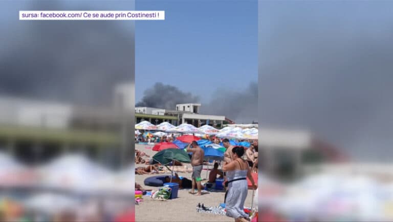 Alarmă în rândul turiștilor de la Costinești: flăcările au cuprins vegetația de lângă plajă