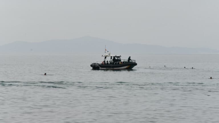 Peste 50 de copii au înotat din Maroc spre Spania, traversând marea tumultoasă