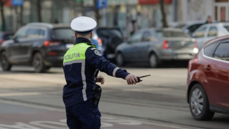 Polițist din Gorj, condamnat la aproape 8 ani de închisoare pentru corupție în trafic