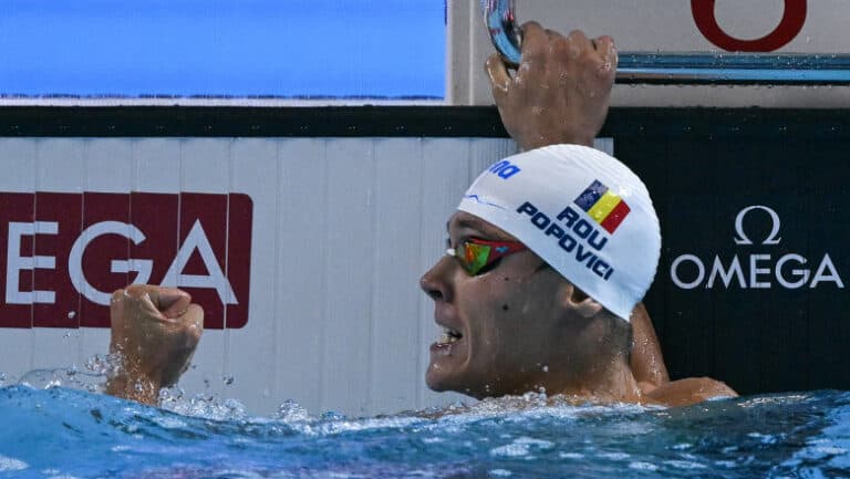 David Popovici strălucește din nou: medalie de aur la 200 de metri liber la Campionatul Mondial de Natație