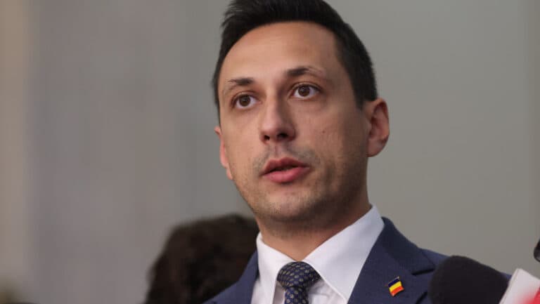 Vlad Gheorghe acționează în justiție împotriva lui Marcel Ciolacu: „Legea se aplică tuturor, fără excepții.”