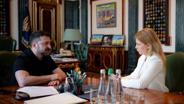 Volodimir Zelenski a desemnat un nou reprezentant în Statele Unite. Descoperă cine este Olga Stefanișina.