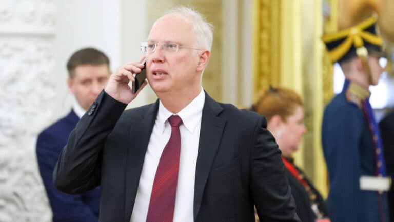 Aproape de Putin, se ridică semne de alarmă privind „dezinformările” înaintea discuțiilor cu Trump în Alaska
