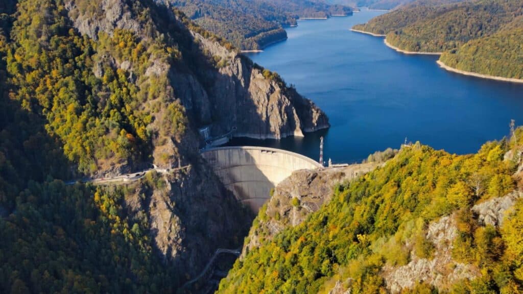 AUR solicită clarificări din partea ministrului Energiei referitoare la golirea lacului Vidraru. Care sunt costurile implicate și cine va răspunde în cazul unor eventuale probleme?