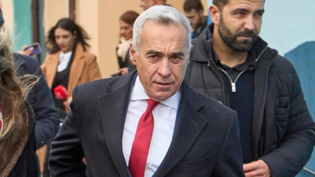 Călin Georgescu se prezintă la IPJ Ilfov pentru a semna controlul judiciar: o mobilizare impresionantă