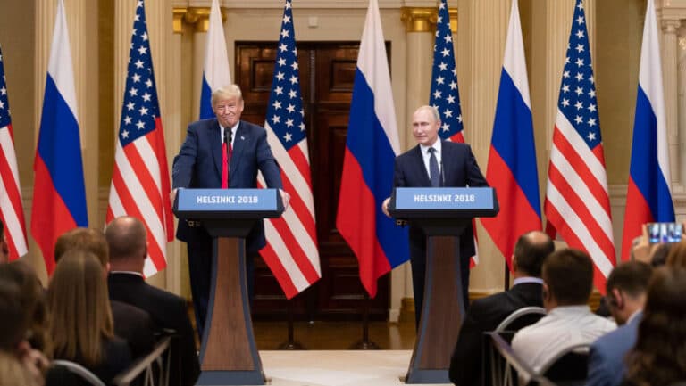 Cum va aborda Donald Trump negocierile cu Vladimir Putin: amintiri din Helsinki 2018, unde prietenia a fost pe primul plan
