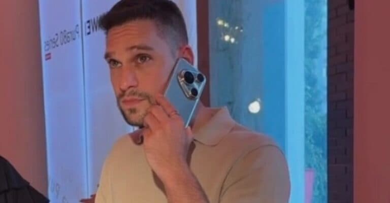 Câte ore își petrec celebritățile pe telefon în fiecare zi? Cine se luptă cu dependența și cine stabilește un nou record de 10 ore?! „Am ajuns să…”