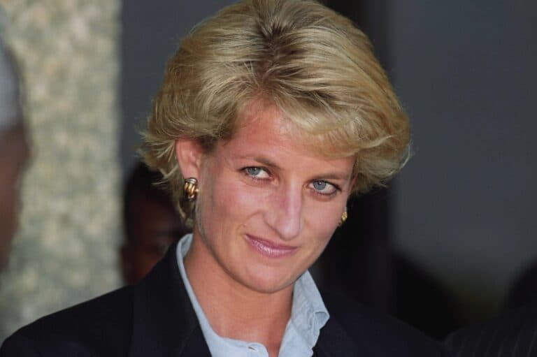 Descoperiri fascinante: Ce se ascunde în capsula timpului a Prințesei Diana, dezvăluită după 34 de ani