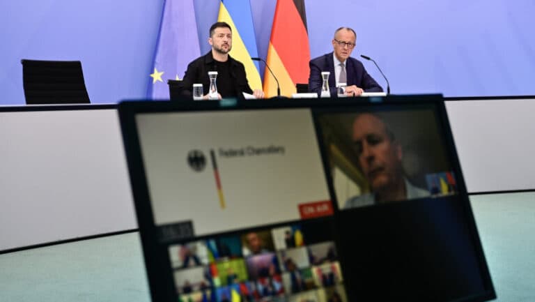 Cinci cerințe esențiale pentru pace, transmise de liderii europeni lui Trump, în timp ce Zelenski solicită o întâlnire cu Putin