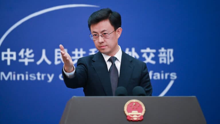 China își îndeamnă cetățenii să reacționeze după declarațiile lui Zelenski referitoare la mercenarii din țară aflați în Ucraina