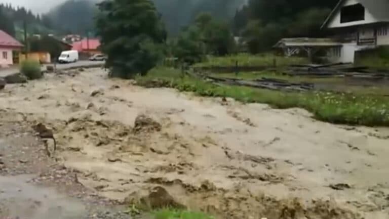 Alertă meteorologică: Inundații iminente în Suceava, Neamț, Harghita, Botoșani și Iași. 23 de județe sunt sub avertizare galbenă