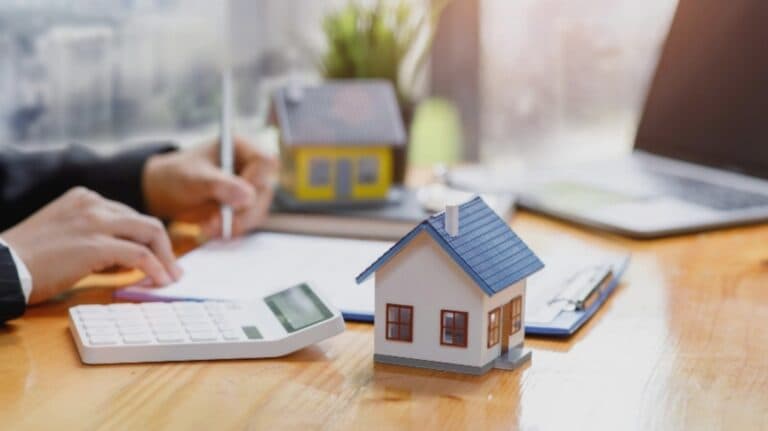 Creditele pentru locuințe ating un maxim de cinci ani, românii împrumutând 6 miliarde de euro în primele șase luni