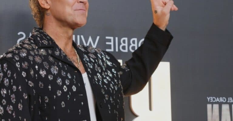 „Cum să-i apăr pe copii de capcanele tehnologiei? Soluția radicală aleasă de Robbie Williams pentru siguranța lor.”