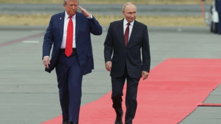 De ce Putin își menține brațul drept rigid: perspectivele experților despre antrenamentele KGB și posibilele tratamente cu steroizi