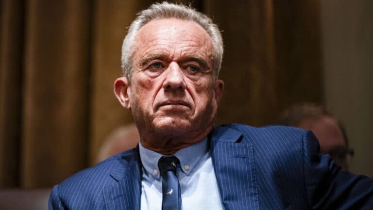 Departamentul Sănătății, condus de Robert F. Kennedy Jr., își oprește sprijinul financiar pentru dezvoltarea vaccinurilor bazate pe tehnologia ARNm