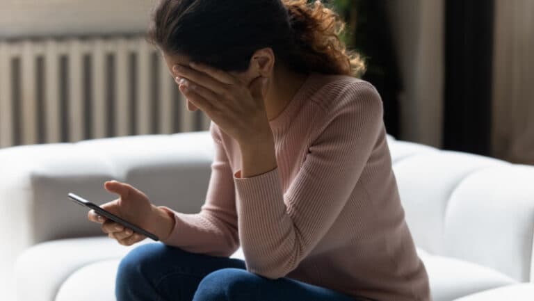 Atenție! Crește numărul tentativelor de înșelăciune telefonică. Iată cum îți poți apăra informațiile personale