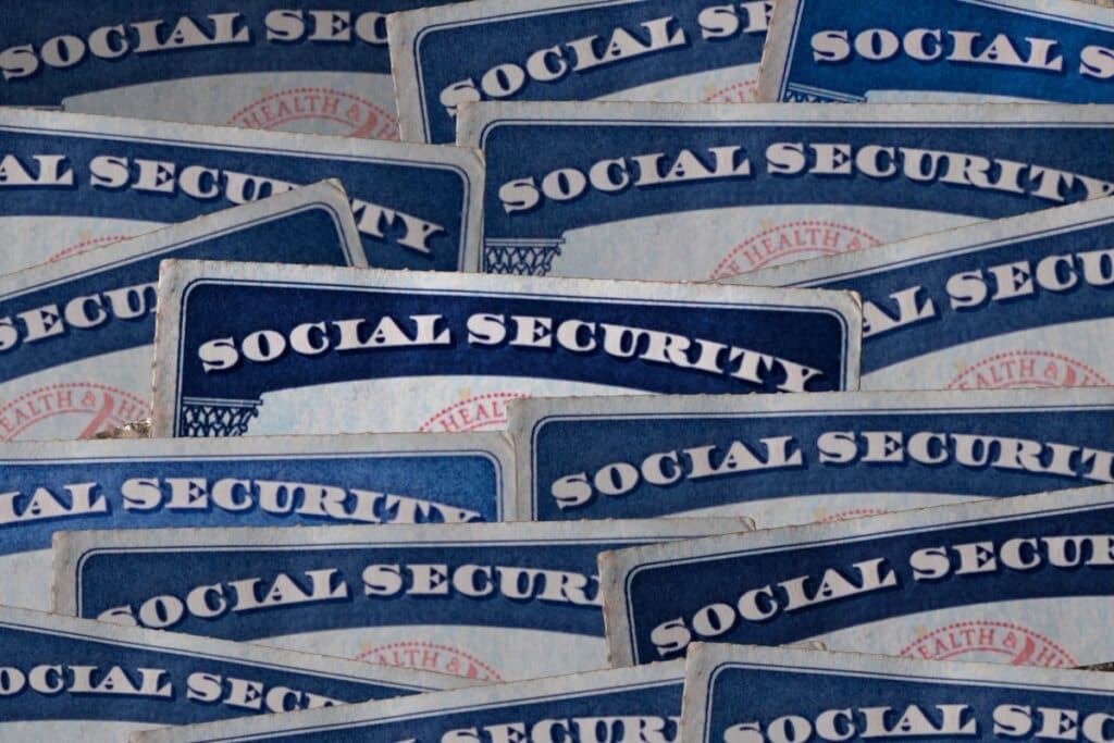 DOGE a postat în direct o copie a bazei de date a asigurărilor sociale pe un server cloud “vulnerabil”, afirmă un denunțător
