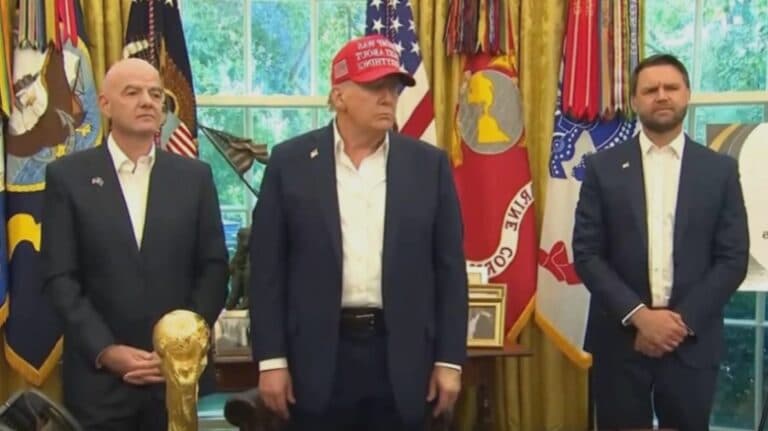 Trump își exprimă dorința de a se întâlni cu Putin și Zelenski pentru a discuta soluții în criza războiului