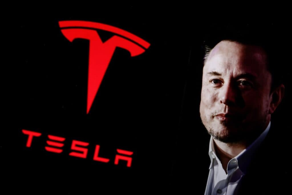 Elon Musk anunță închiderea Tesla Dojo, considerată „o cale fără viitor”
