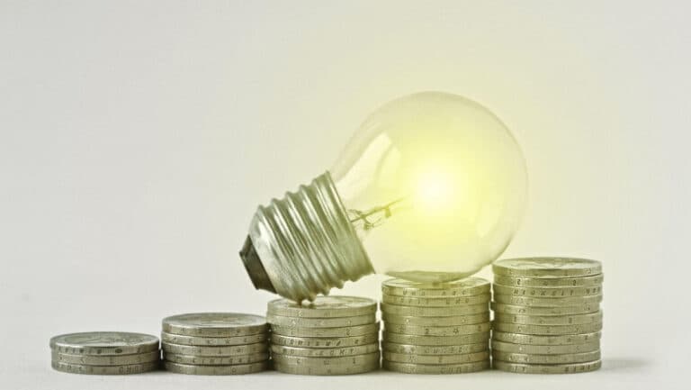 Strategia ministrului Bogdan Ivan: scăderi de 5–15% la facturile de energie în următorul an și jumătate
