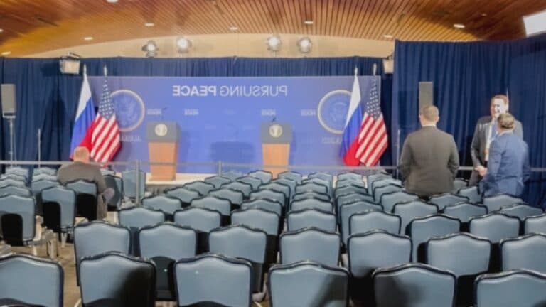 Justificarea Kremlinului pentru tăcerea lui Putin și Trump în fața jurnaliștilor după întâlnirea din Alaska