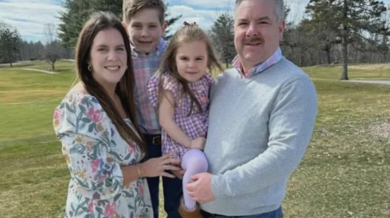 Tragedie în familie: o mamă de 34 de ani și-a luat viața, soțul și cei doi copii din cauza unui clip video