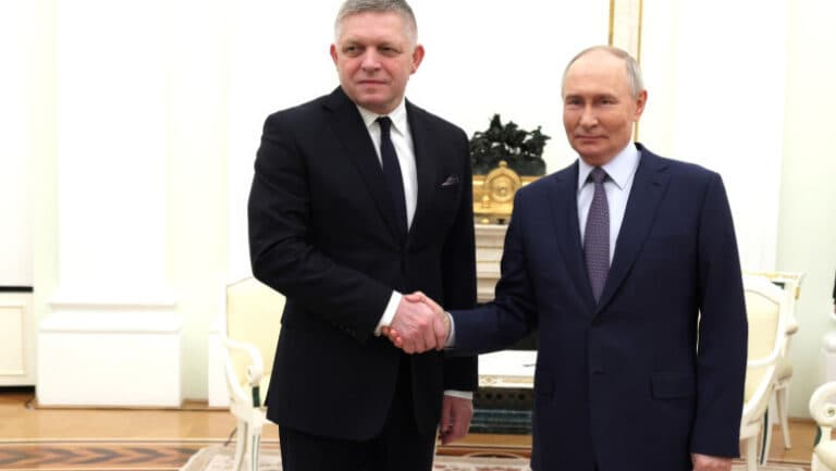 Fico avertizează: Ucraina va face față unor costuri mari în urma întâlnirii din Alaska. „Chiar dacă se negociază între cei puternici, cei slabi vor suferi.”