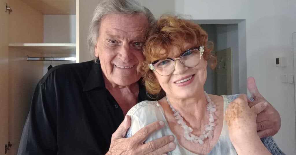 Florin Piersic își dedică un mesaj emoționant Cezarei Dafinescu la împlinirea celor 77 de ani: „Prietenii ne părăsesc pe rând și ne aduc tristețe, dar…”
