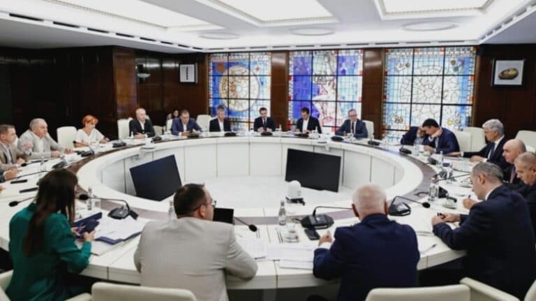 Tensiuni în Coaliție: PSD și USR se întâlnesc separat cu Bolojan, iar social-democrații nu ezită să-l critice pe liderul executiv