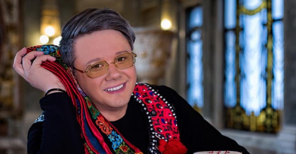 Fuego își dezvăluie universul artistic. În ce oraș își pot întâlni fanii celebrele opere: „Cred în frumusețe și în forța ei de a îmbunătăți suflete”?