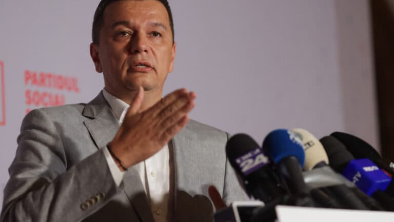 Ceremonia de rămas bun pentru Ion Iliescu. Sorin Grindeanu cheamă la „respect pentru liderul ce a ghidat România spre democrație”