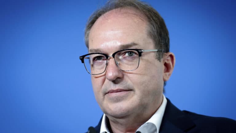 Germania își întărește măsurile de securitate la granițe, sub influența extremei drepte